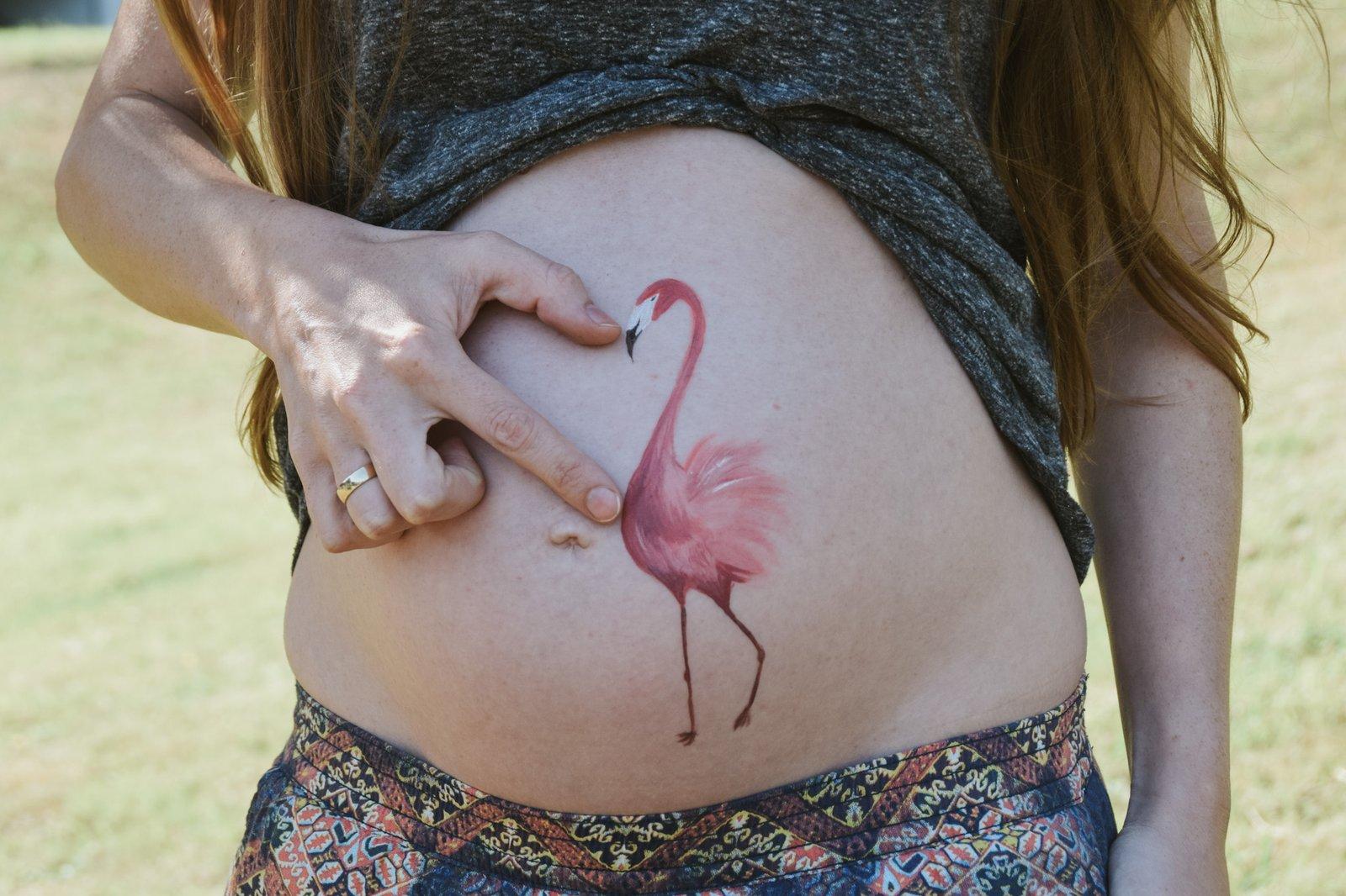 Bodypainting auf Babybauch — Elena