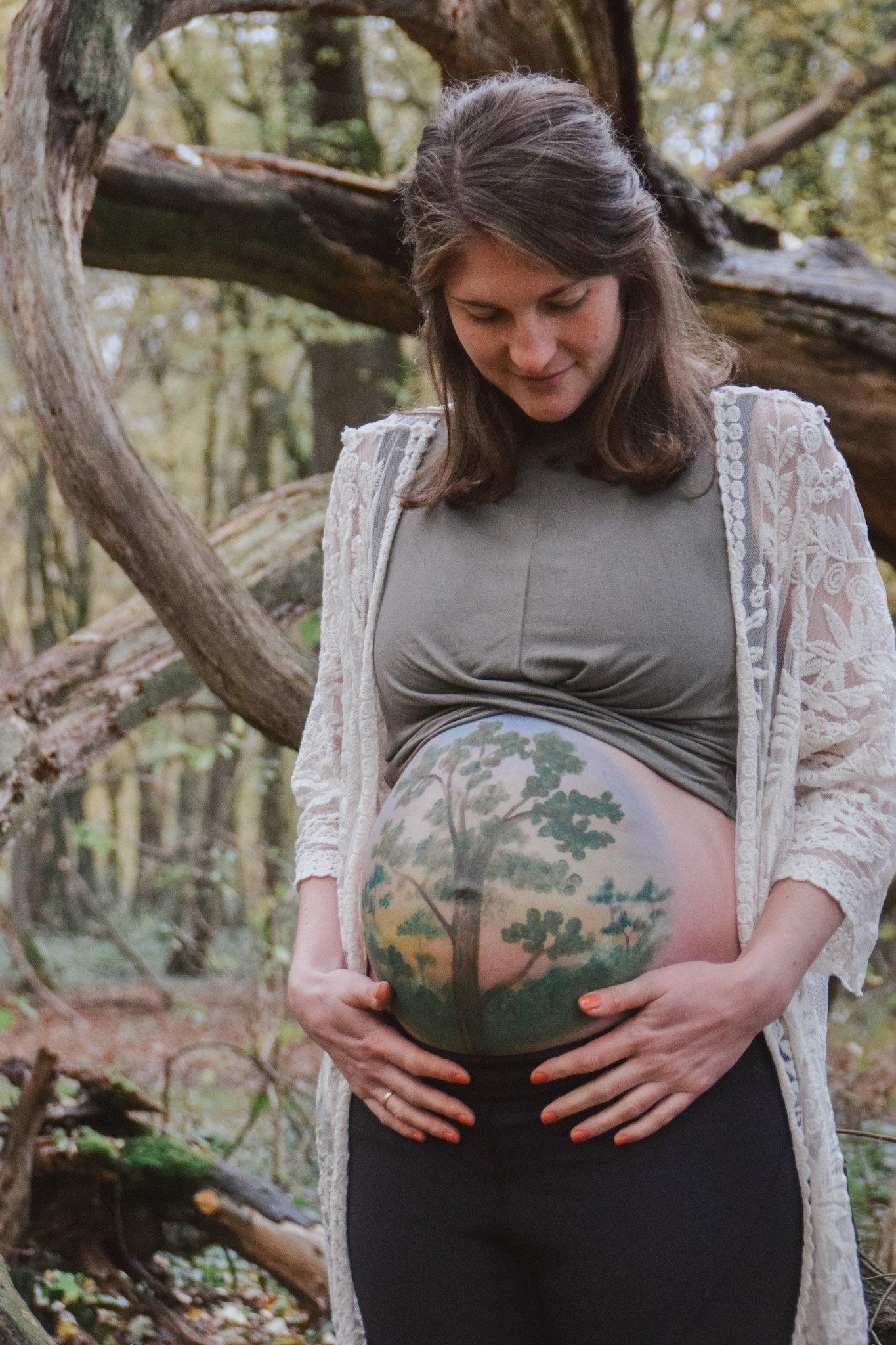 Bodypainting auf Babybauch — Hanna