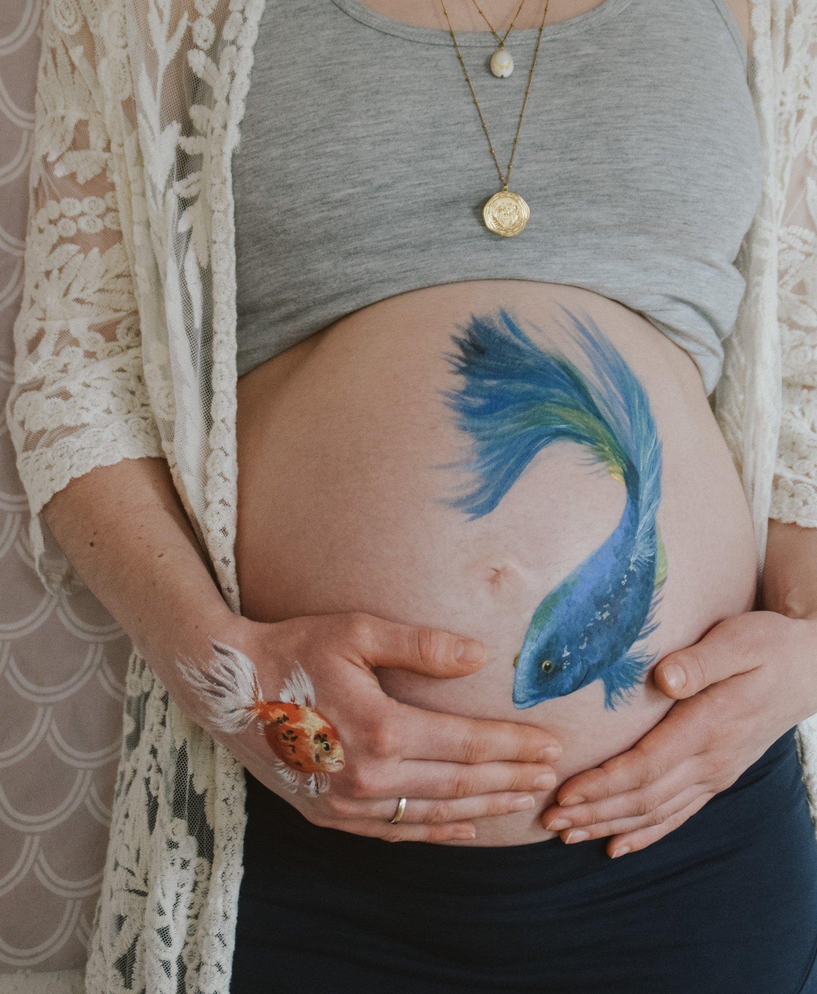 Bodypainting auf Babybauch — Hanna